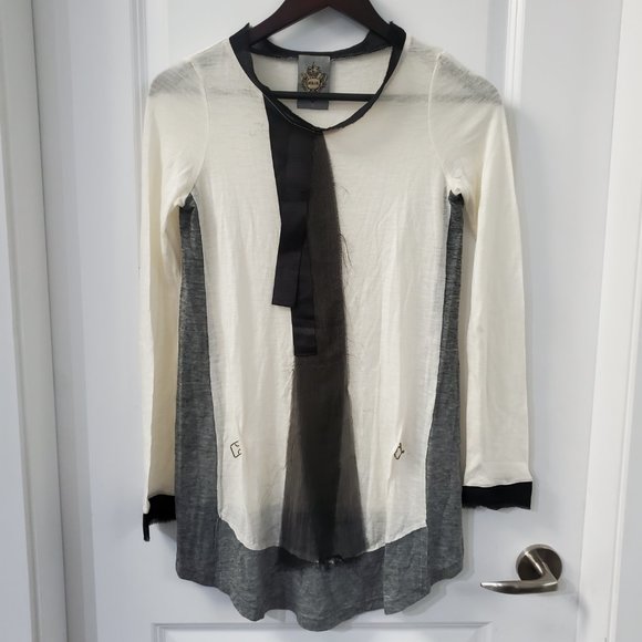 Unique Black white and Grey sheer top with clip front. - Picture 2 of 6